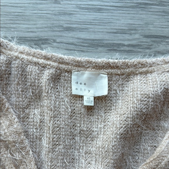 Baby pink Sweater Twist Detail - Picture 2 of 3